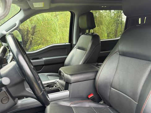 Used 2023 Ford F250 Lariat w/ Sport Appearance Package AWD/4WD image 6