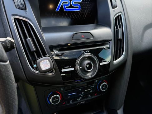 Used 2017 Ford Focus RS AWD/4WD image 15