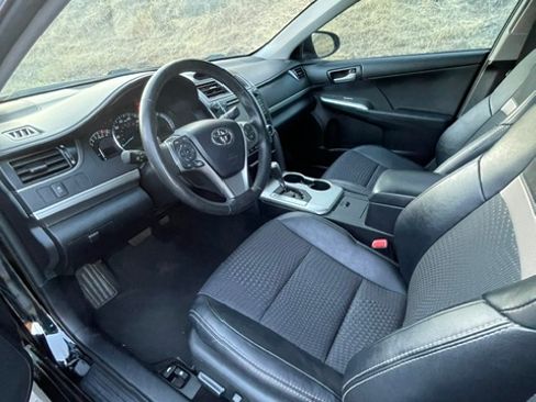 Used 2013 Toyota Camry SE FWD image 9