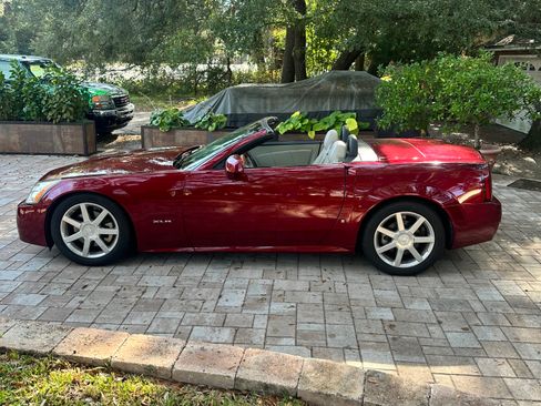 Used 2006 Cadillac XLR image 20