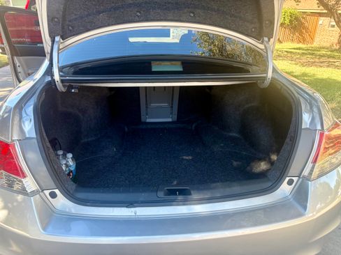 Used 2011 Honda Accord EX-L image 6