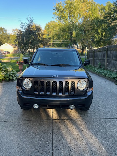 Used 2015 Jeep Patriot Limited w/ Sun/Sound Group AWD/4WD image 8