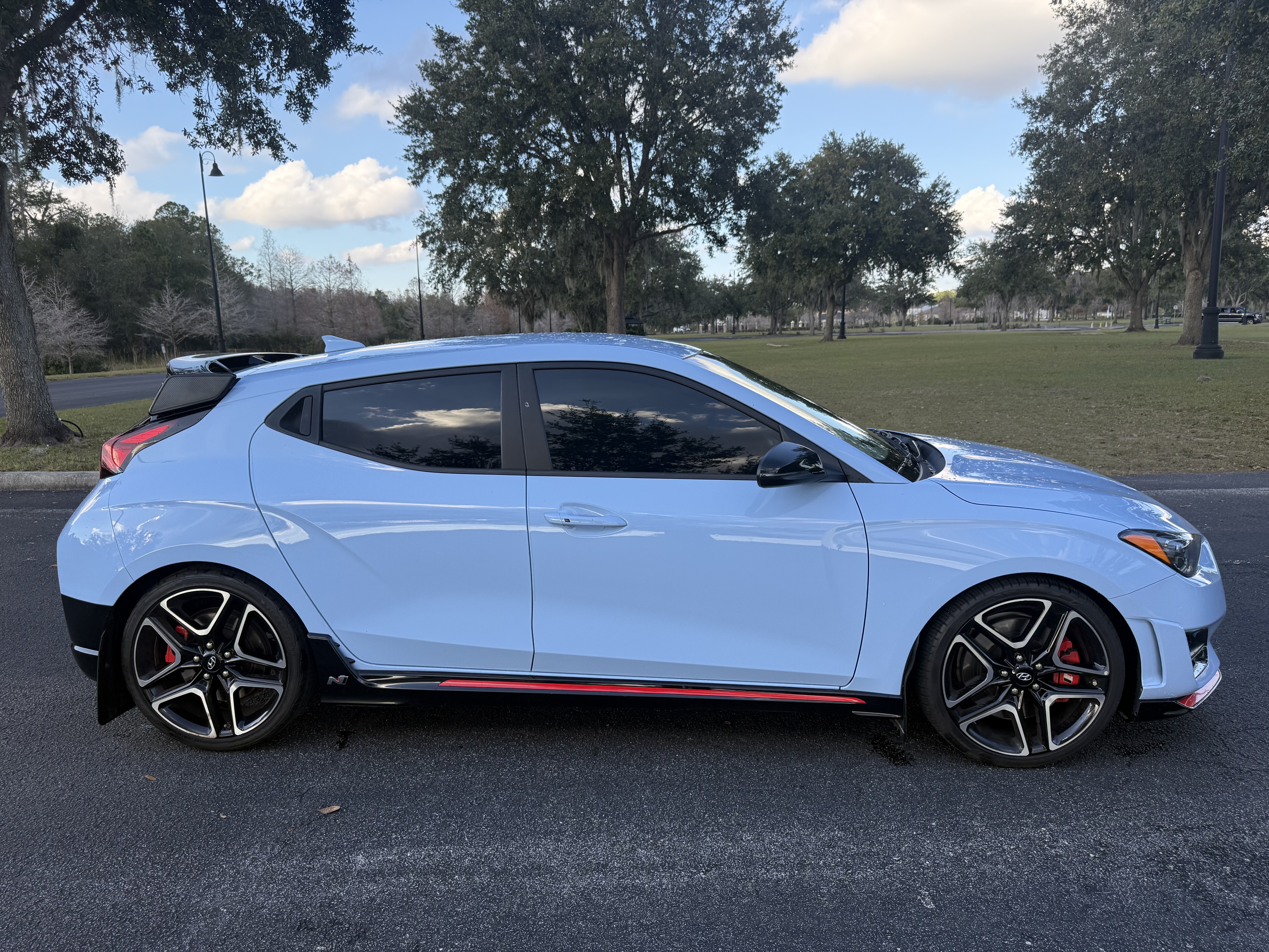 Used 2022 Hyundai Veloster N FWD image 4