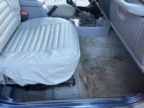 Used 1998 Jeep Wrangler SE image 11