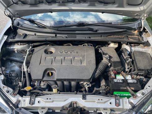 Used 2015 Toyota Corolla LE FWD image 8