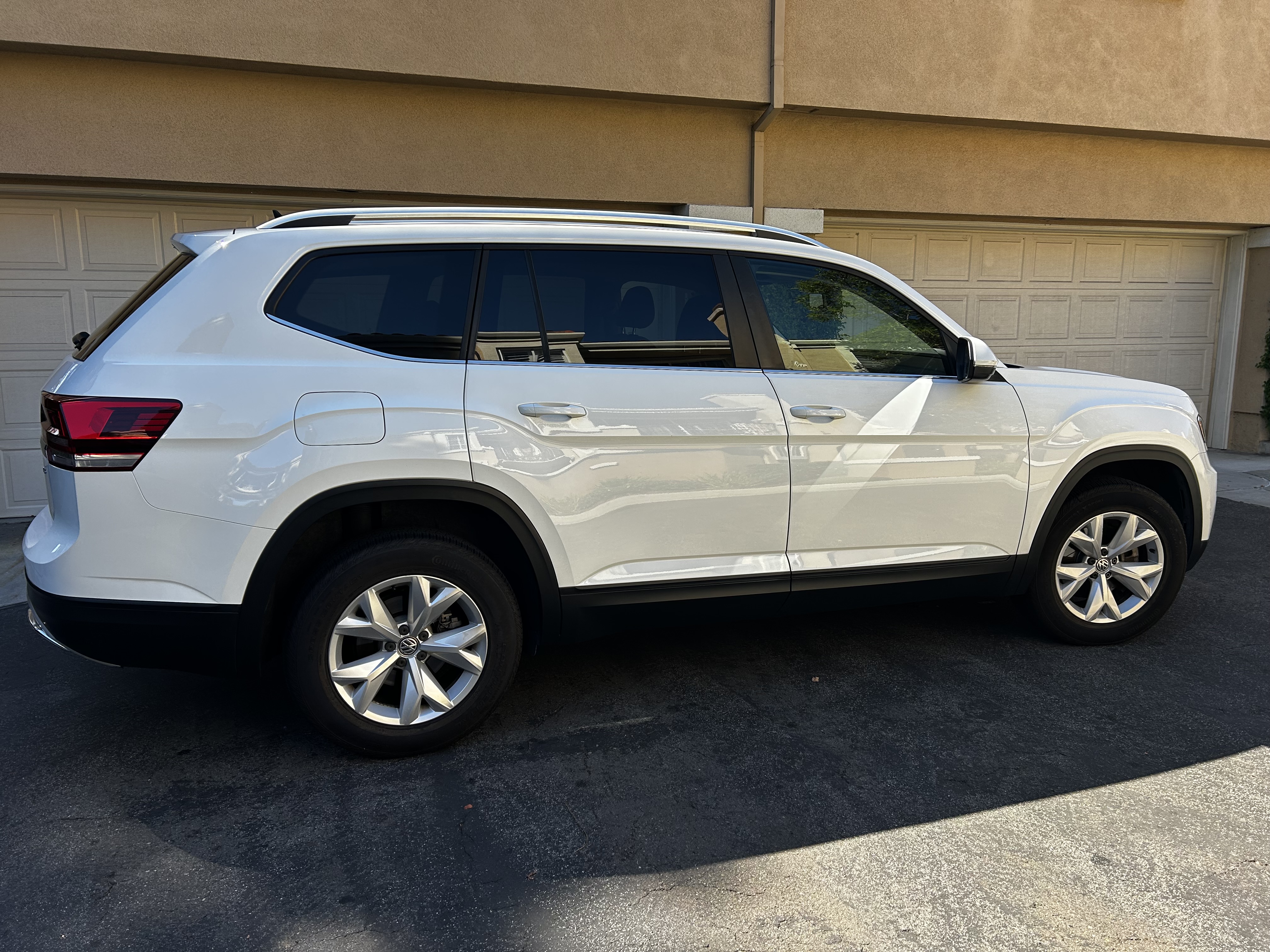 Used 2019 Volkswagen Atlas SE w/ Towing Package FWD image 2