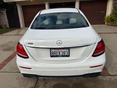 Used 2017 Mercedes-Benz E 300 image 4
