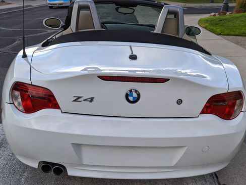 Used 2006 BMW Z4 3.0si image 2