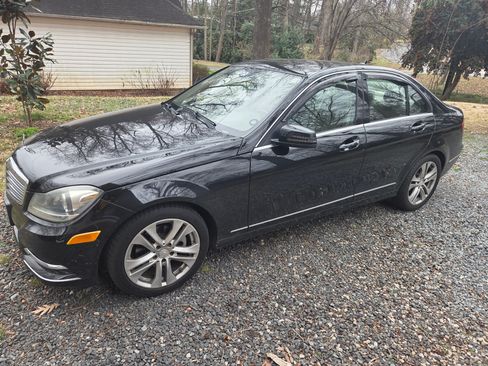 Used 2012 Mercedes-Benz C 300 4MATIC Sedan image 2
