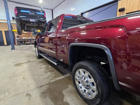 Used 2017 GMC Sierra 2500 Denali w/ Duramax Plus Package image 18