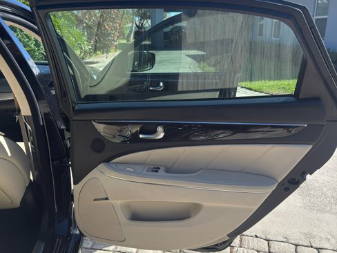 Used 2016 Hyundai Equus Signature image 21