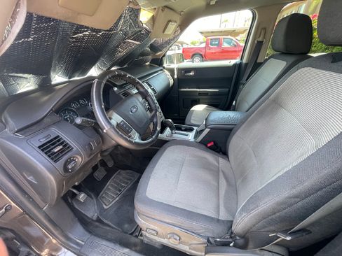 Used 2011 Ford Flex SE FWD image 11