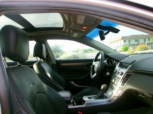 Used 2013 Cadillac CTS Luxury RWD image 10
