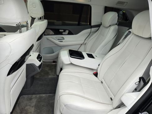 Used 2023 Mercedes-Benz Maybach GLS 600 4MATIC image 20