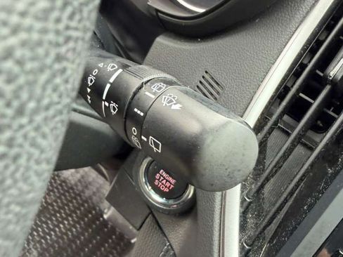 Used 2020 Subaru Forester Limited image 17