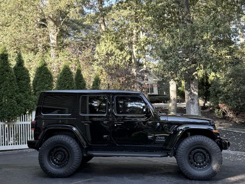 Used 2024 Jeep Wrangler High Altitude image 12