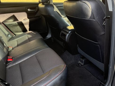 Used 2017 Toyota Camry SE image 15