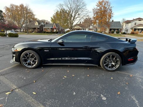 Used 2019 Ford Mustang GT w/ Performance Package - Level 2 RWD image 10