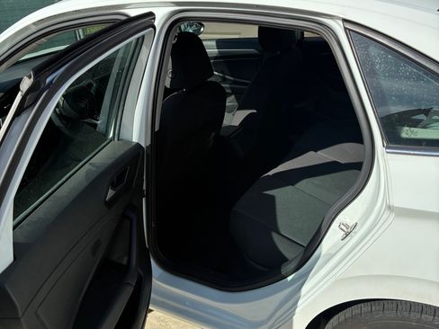 Used 2019 Volkswagen Jetta S image 4