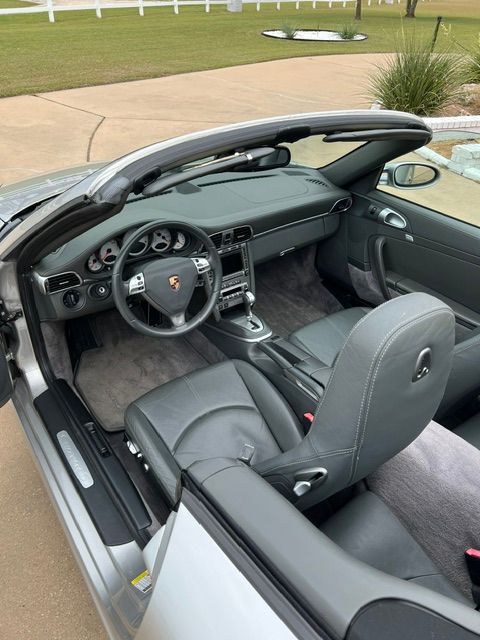Used 2006 Porsche 911 Carrera S RWD image 18