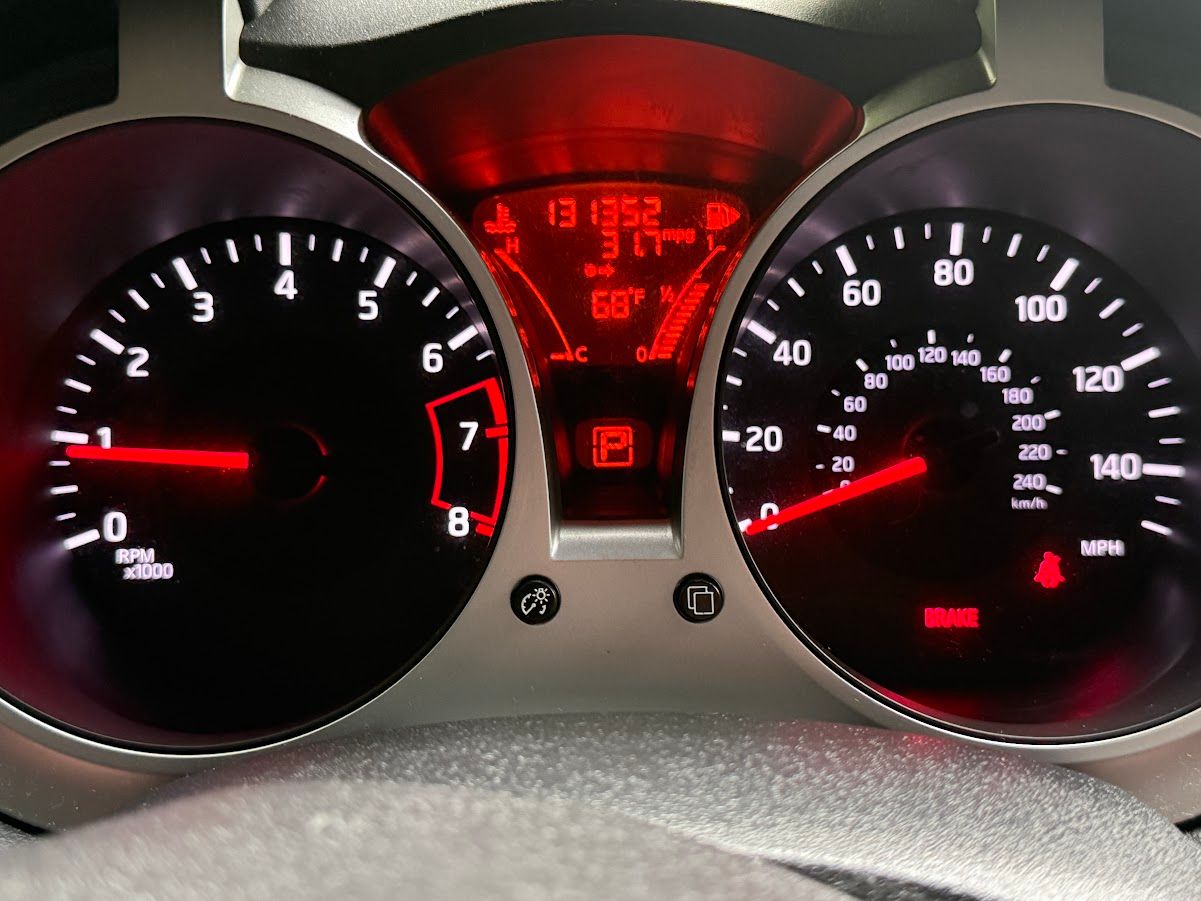 Used 2015 Nissan Juke SV w/ Technology Package FWD image 2