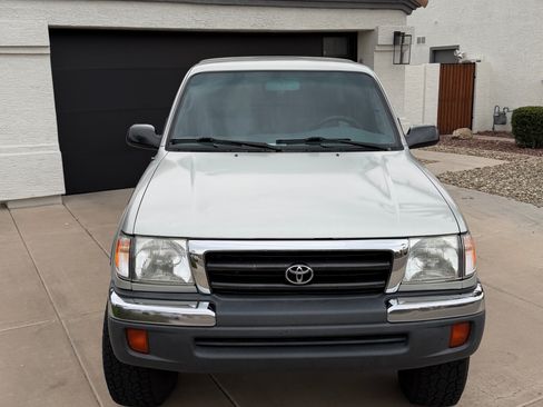 Used 2000 Toyota Tacoma PreRunner image 4