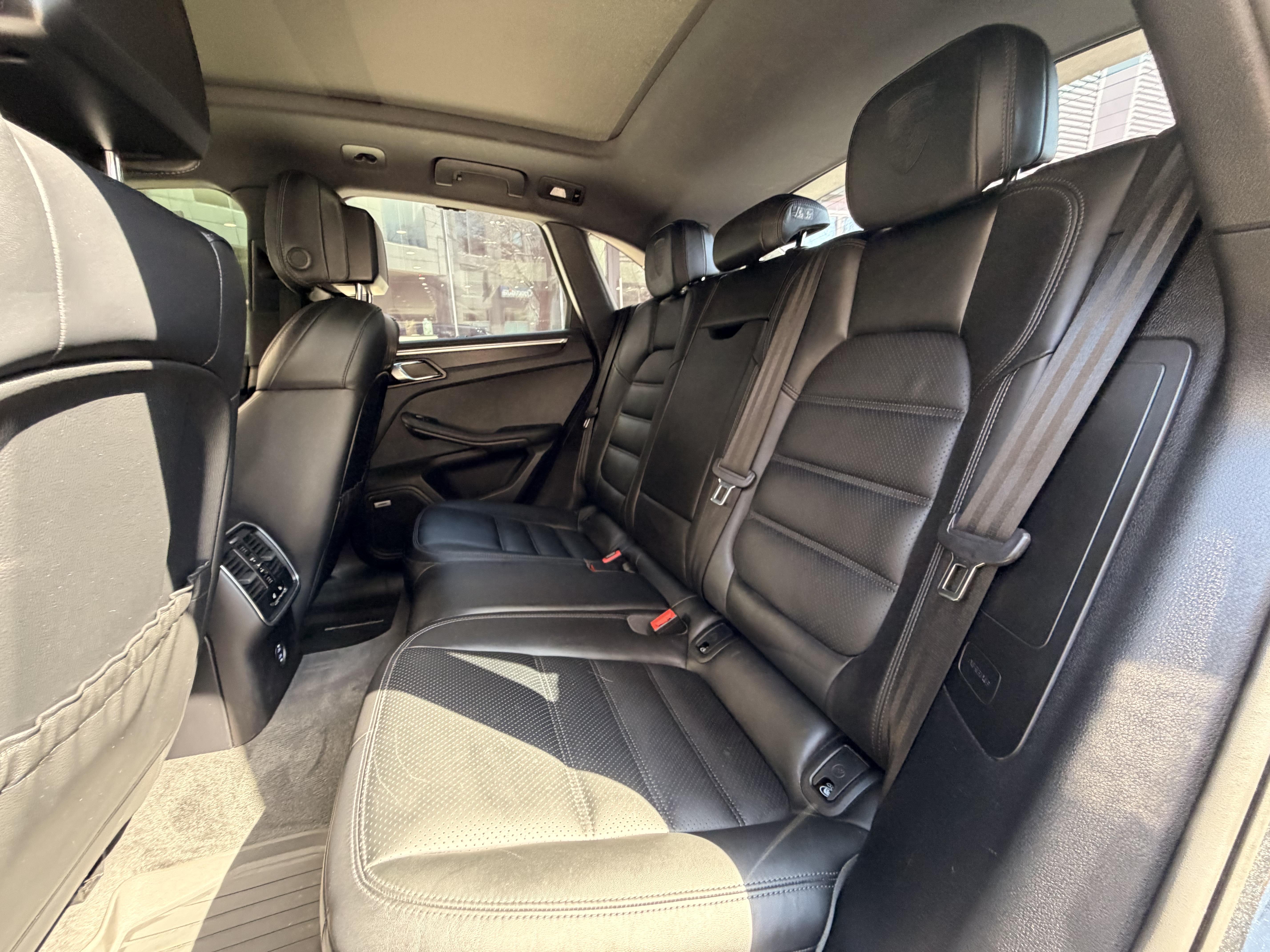 Used 2020 Porsche Macan GTS AWD/4WD image 30
