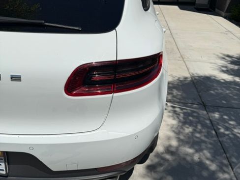 Used 2018 Porsche Macan Sport Edition AWD/4WD image 19
