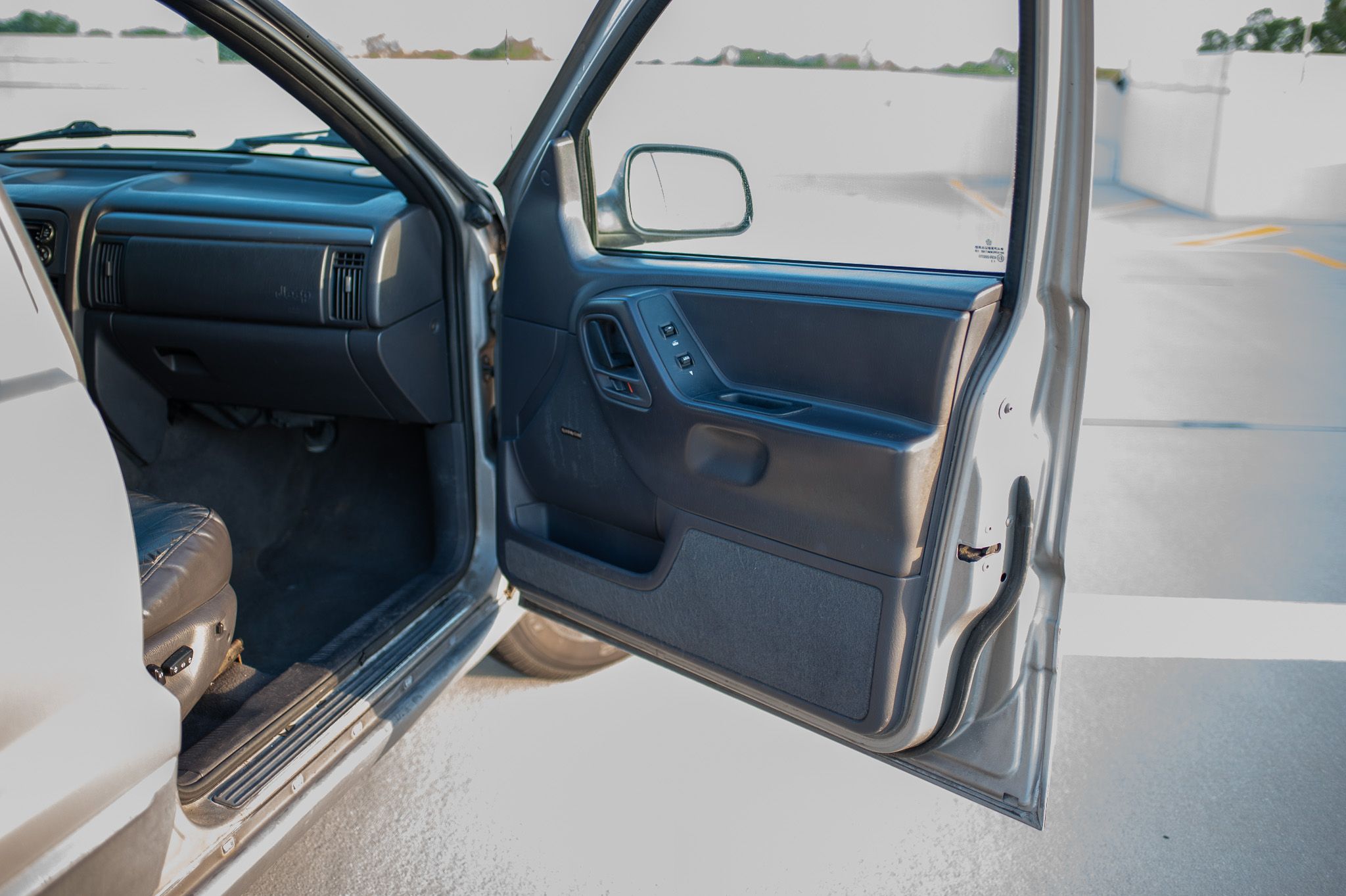 Used 2001 Jeep Grand Cherokee Laredo RWD image 10
