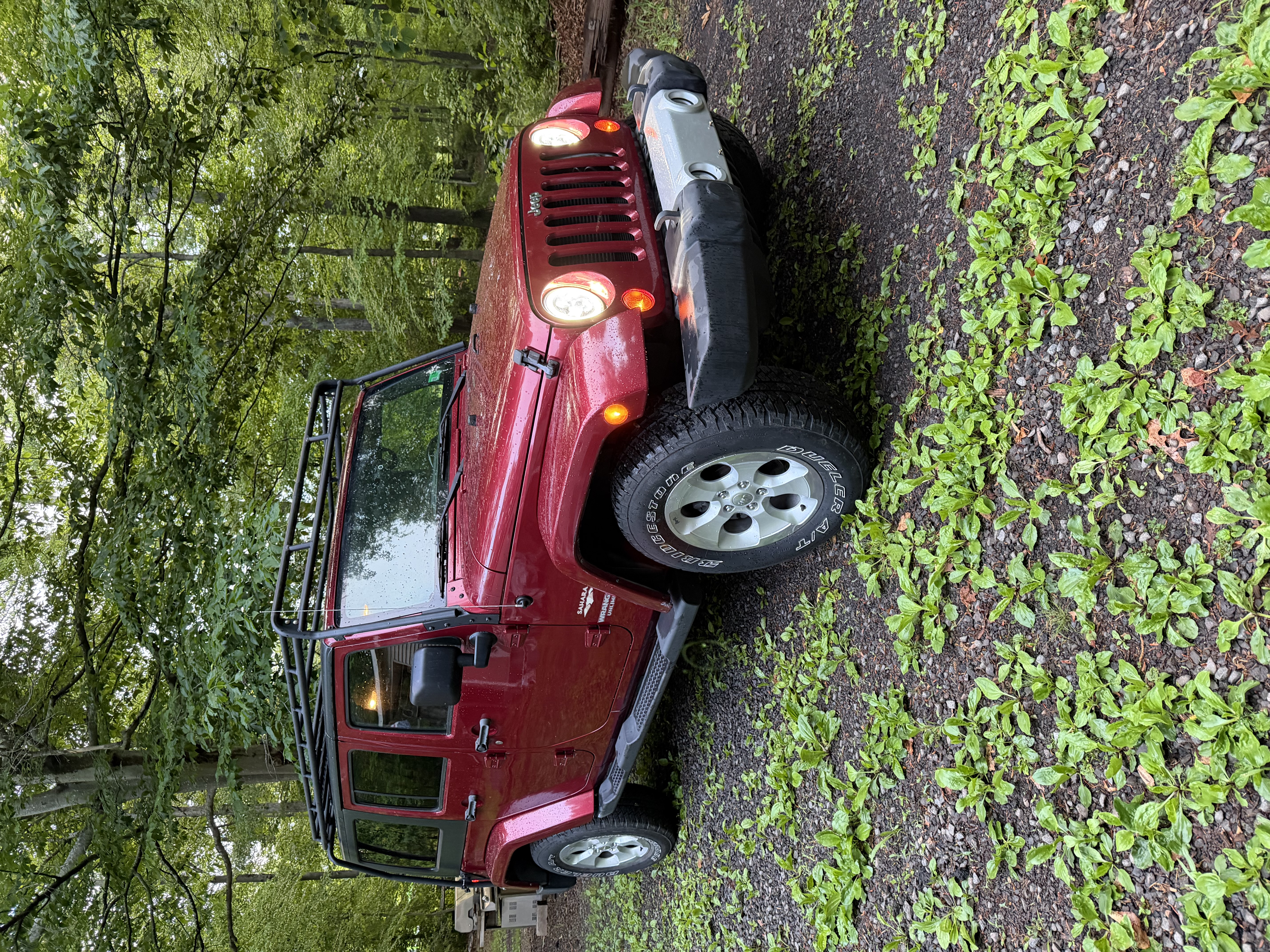 Used 2012 Jeep Wrangler Unlimited Sahara w/ Dual Top Group AWD/4WD image 5