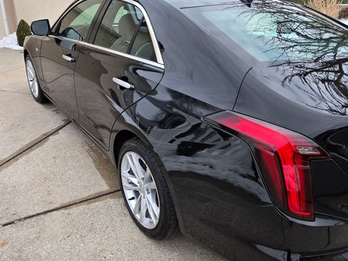 Used 2020 Cadillac CT4 Luxury image 2