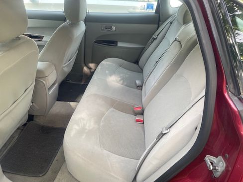 Used 2008 Buick LaCrosse CX image 9