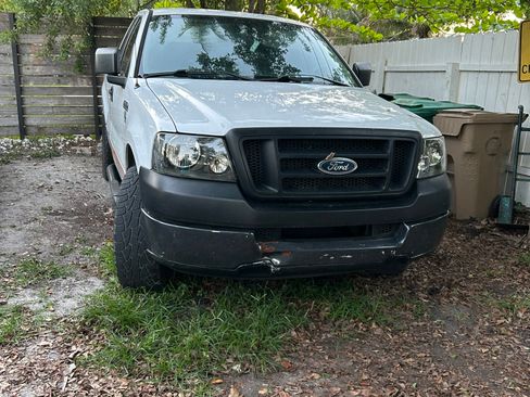 Used 2005 Ford F150 XL image 2