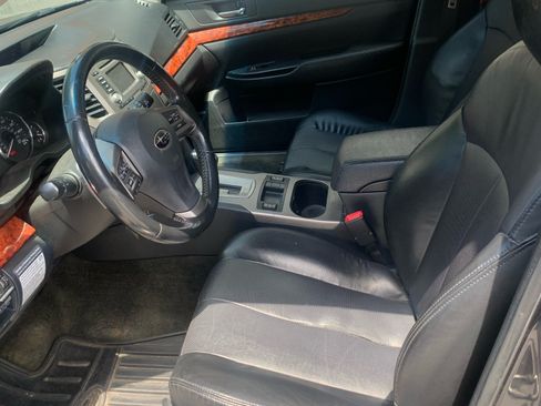 Used 2012 Subaru Outback 3.6R Limited w/ Moonroof Pkg AWD/4WD image 6