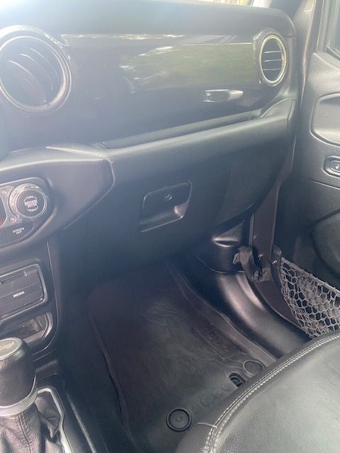 Used 2020 Jeep Wrangler Unlimited Sahara AWD/4WD image 23