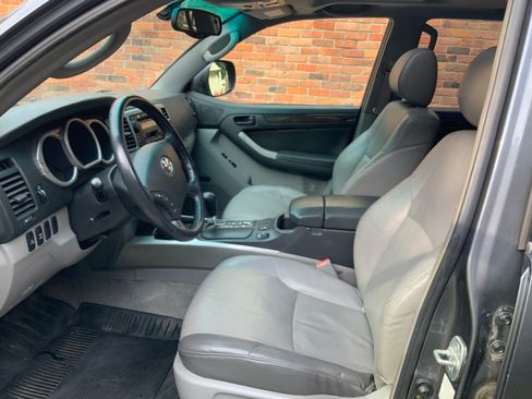 Used 2003 Toyota 4Runner Limited w/ Preferred Accessory Pkg image 4