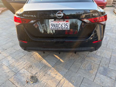 Used 2024 Nissan Sentra SV w/ SV Premium Package image 12