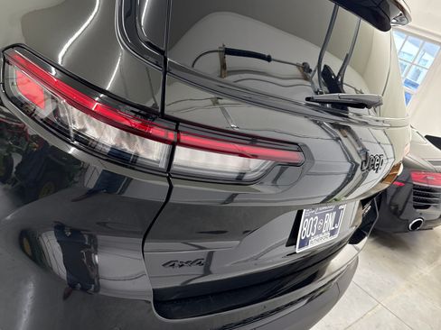 Used 2024 Jeep Grand Cherokee L Limited w/ Black Appearance Package image 4