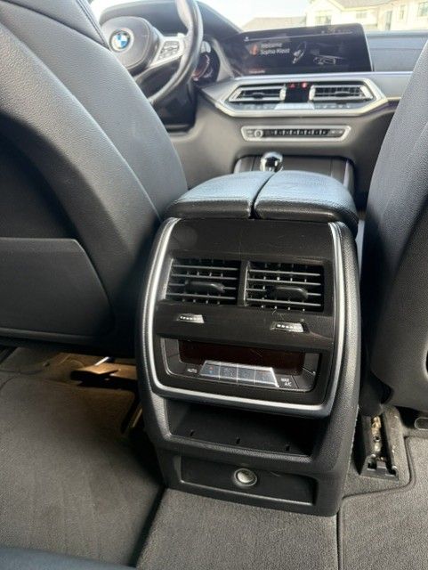 Used 2022 BMW X5 xDrive40i w/ M Sport Package AWD/4WD image 19