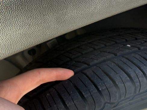 Used 2013 Volkswagen Tiguan S image 14