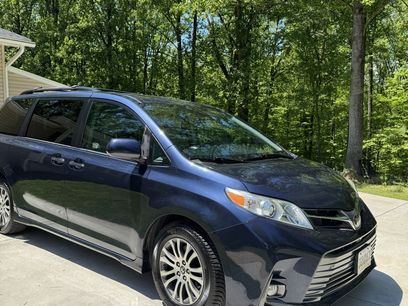 Used 2018 Toyota Sienna XLE