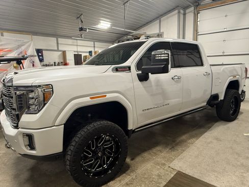 Used 2023 GMC Sierra 3500 Denali w/ Denali Ultimate Package image 20