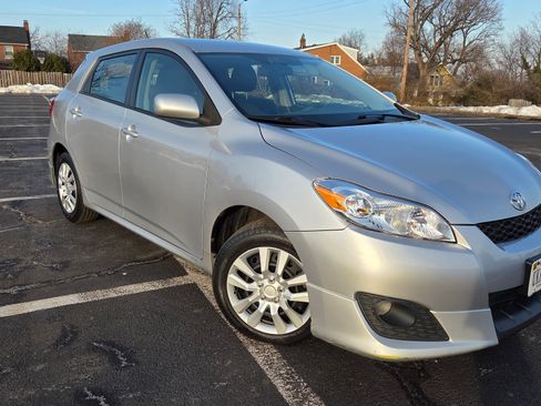 Used 2009 Toyota Matrix S image 2