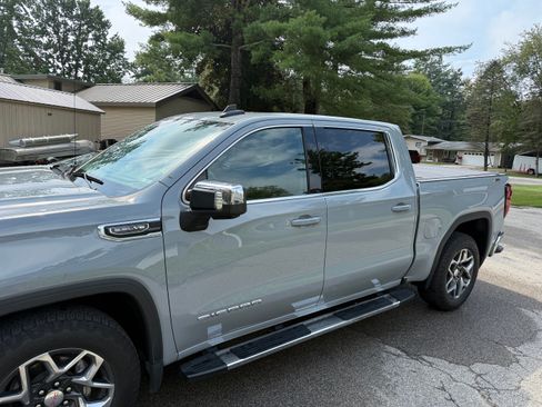 Used 2024 GMC Sierra 1500 SLE w/ Preferred Package AWD/4WD image 1