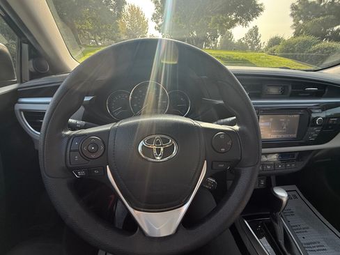 Used 2014 Toyota Corolla LE image 20