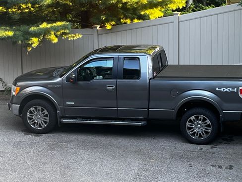 Used 2011 Ford F150 Lariat w/ Lariat Chrome Pkg image 1