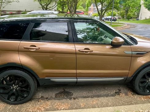 Used 2015 Land Rover Range Rover Evoque Pure Plus AWD/4WD image 2