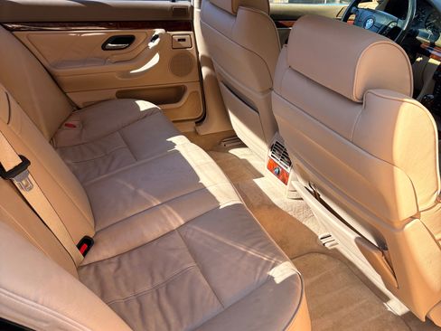 Used 2000 BMW 740i RWD image 17