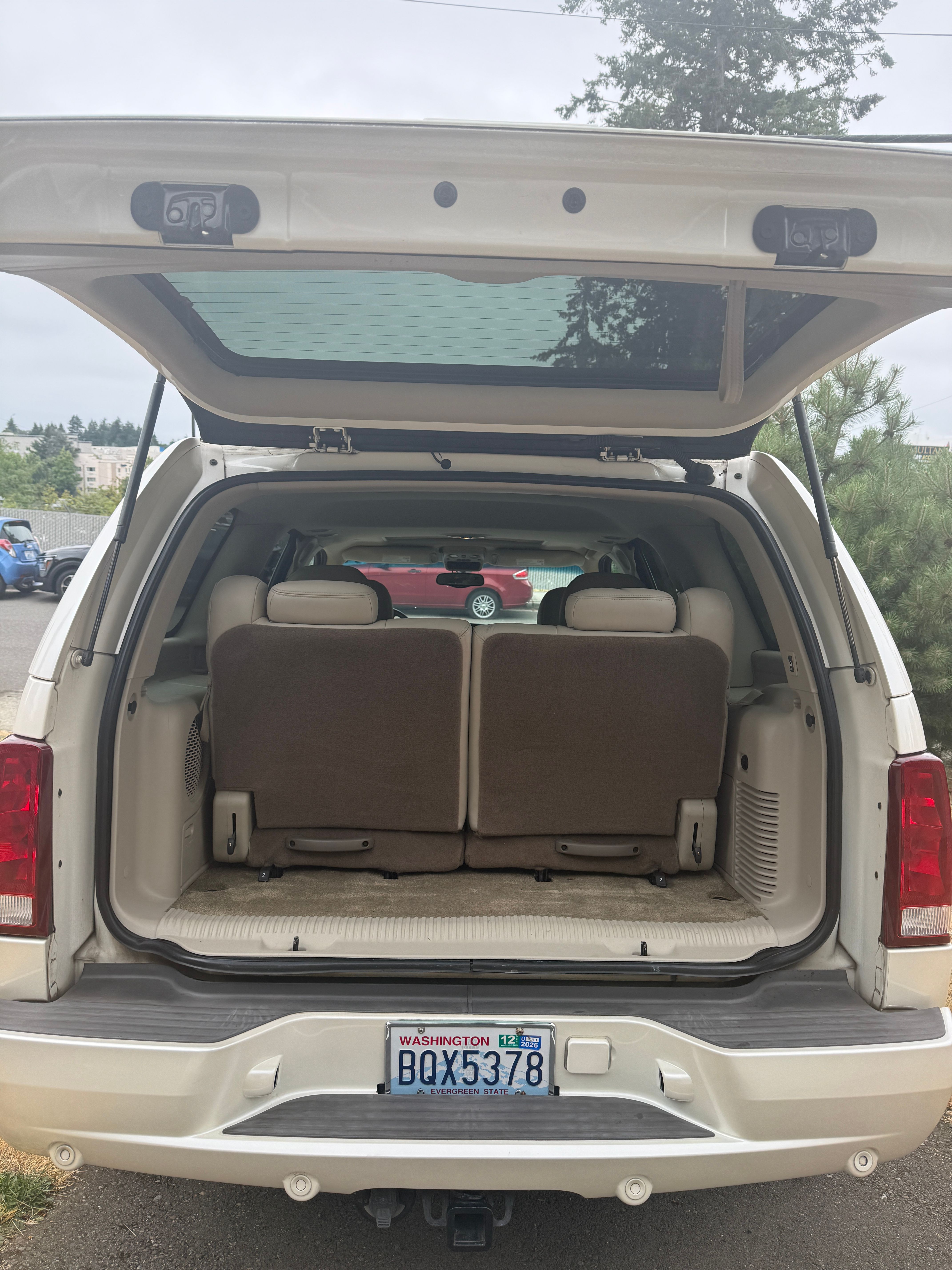 Used 2002 Cadillac Escalade AWD image 9