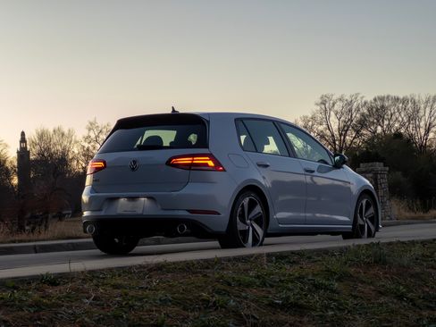 Used 2019 Volkswagen GTI SE image 9